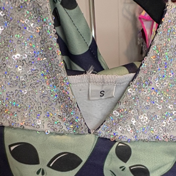 # 8 Alien Print Crop Hoodie with Silver Sleeves - Picture 4 of 4